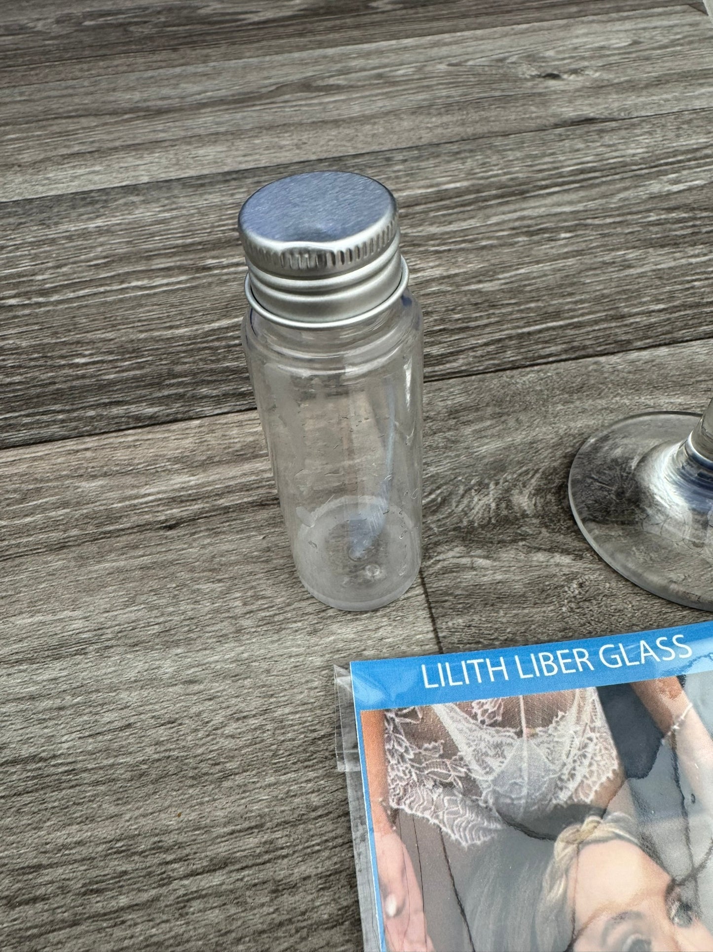 Lilith Liber Glass